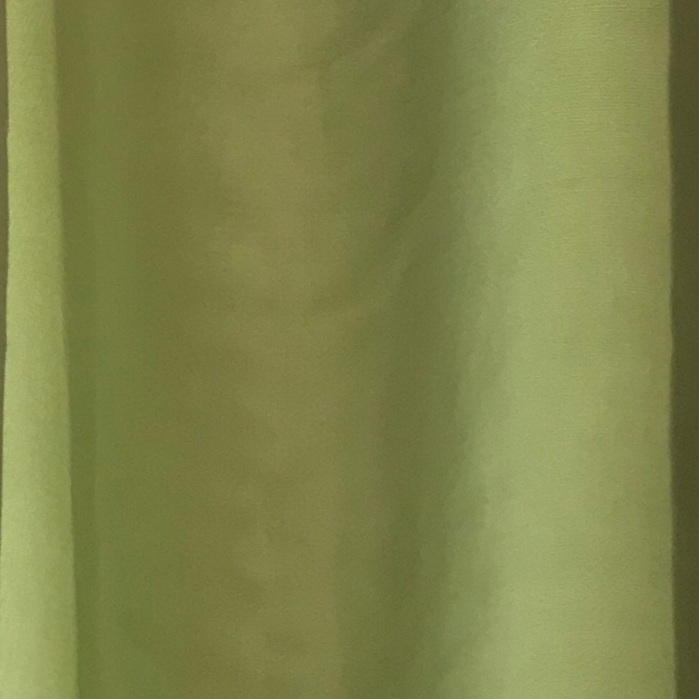 Gold Drapes.One set requires purchase of 4 panel’s - Picture 5 of 8